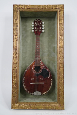mandolino Lindell dipinto a mano che Janis Joplin ha regalato a Jimi Hendrix.png (218 KB)